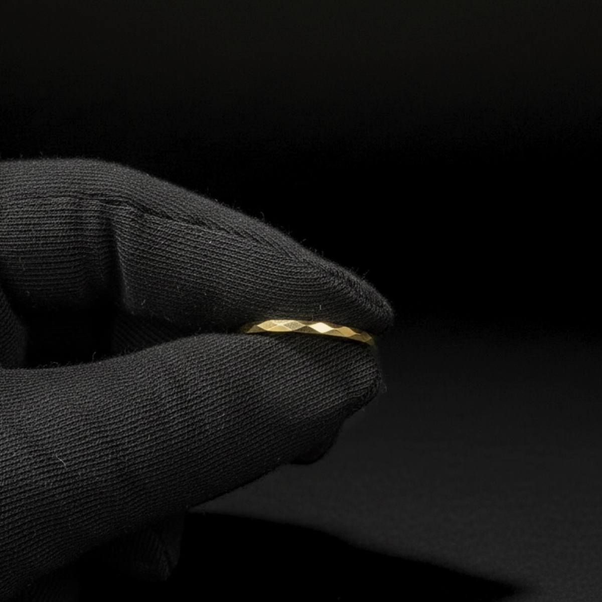 Anillo Semanario Facetado en Oro de 10K - Imagen 5