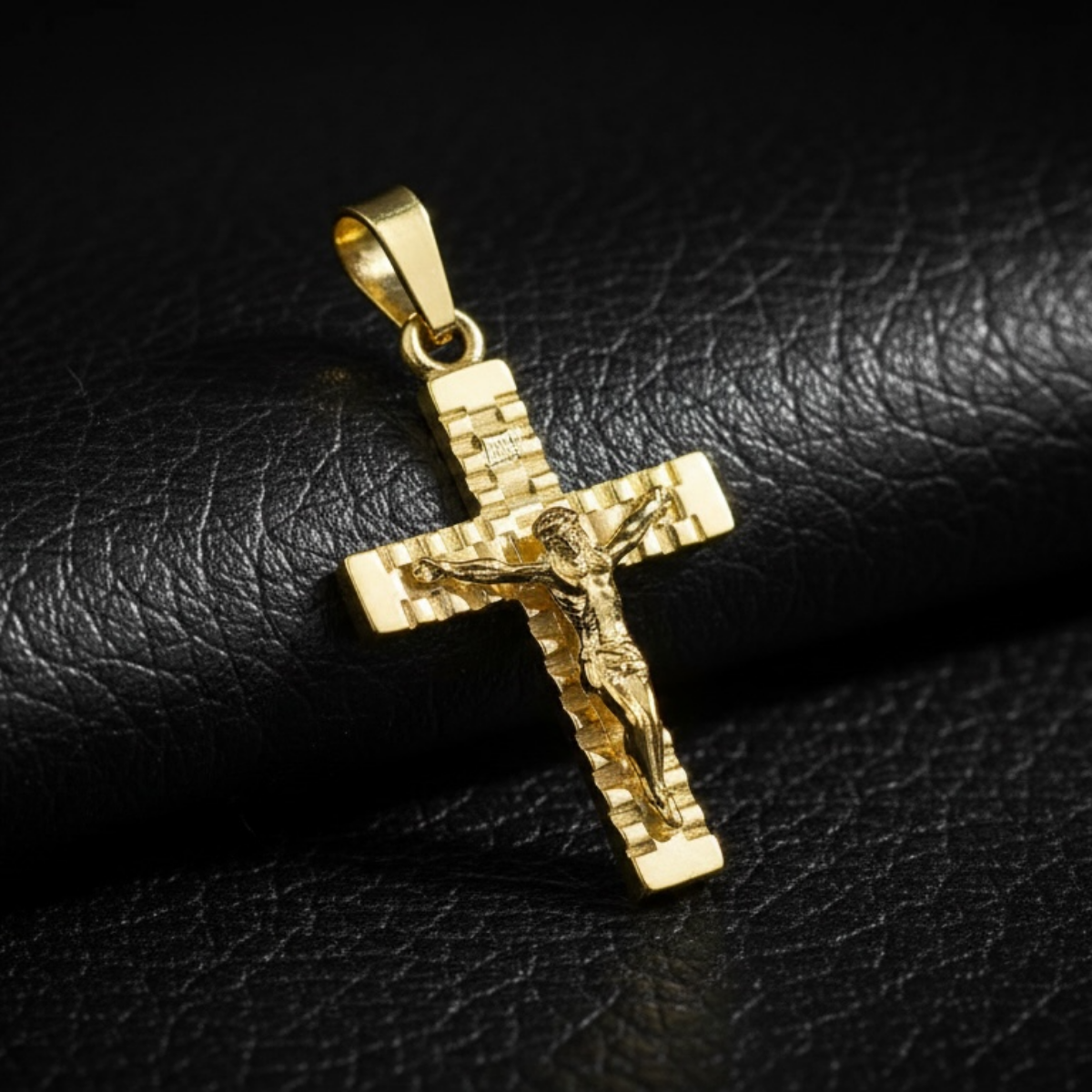 Cruz Rígida RLX con Cristo de Oro 10K